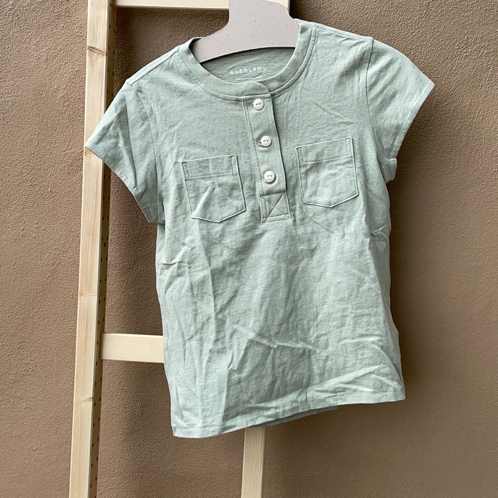 Everlane Re-cotton Henley Tea in Laurel